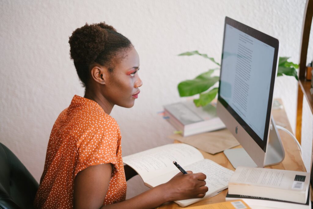 5 Razones por las que el B-learning domina la formación corporativa en 2023