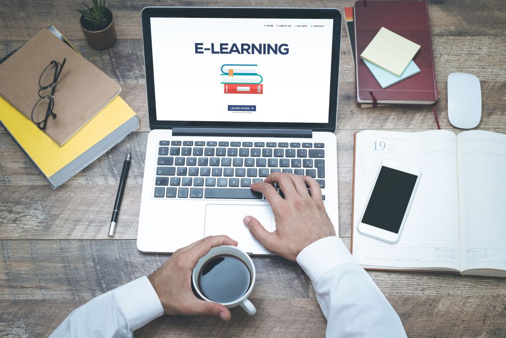 12 Aspectos Cruciales en el Análisis Costo-Beneficio de la Migración al E-Learning